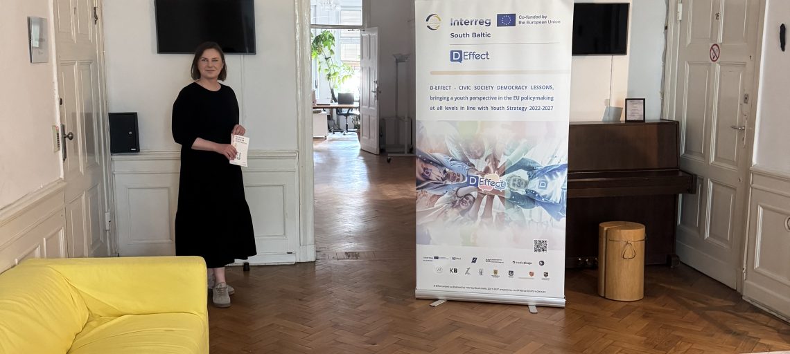 Realizowany przez Media Dizajn projekt D-effect zaprasza do dyskusji dot. demokracji, społeczeństwa obywatelskiego, jak i spotkań w trakcie, których poruszanych jest wiele różnych wątków z tymi tematami związanych.